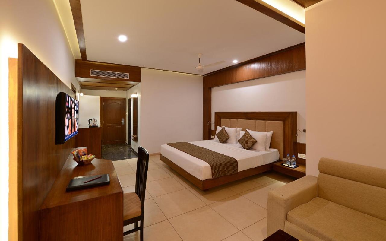 Lords Inn Сомнатх Экстерьер фото